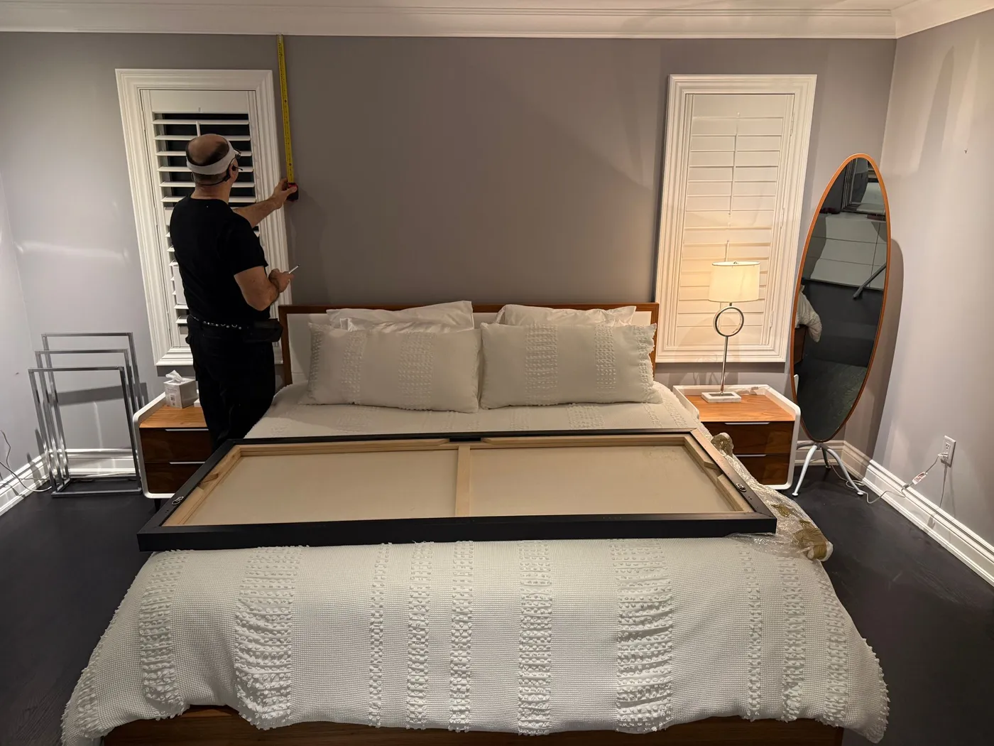 Floor runners and furniture blankets protecting property during a single item move